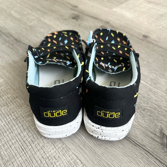 Hey Dude Dudes Wally Youth-Black Flash-Electric Lightening Bolts-size youth Y3 - Picture 6 of 9